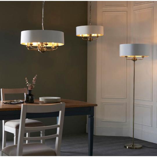 elegantny bronz biely zlaty zavesny luster nad jedalensky stol lampa mestsky bronz anticky med spoluziari klasicisticky obyvacimi izby textil s tienidlom mestsky byt lampy spalna mediteransky lampa vintage patina.jpg